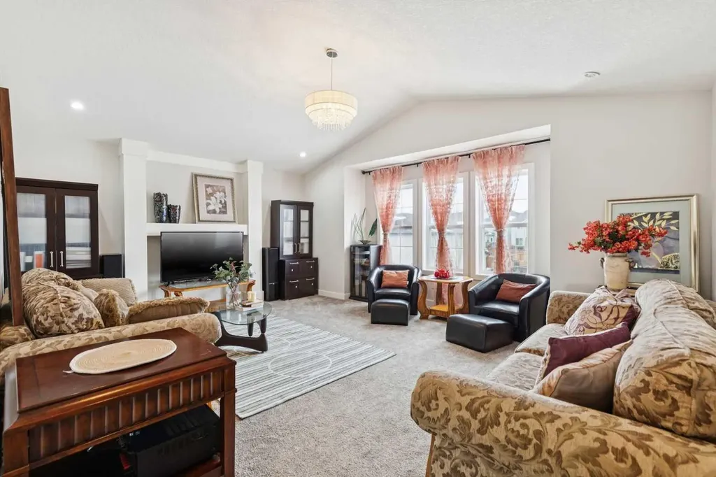 176 Cranarch Crescent SE Calgary AB T3M 2J2