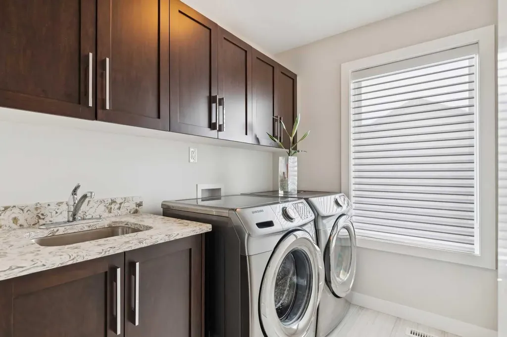 176 Cranarch Crescent SE Calgary AB T3M 2J2