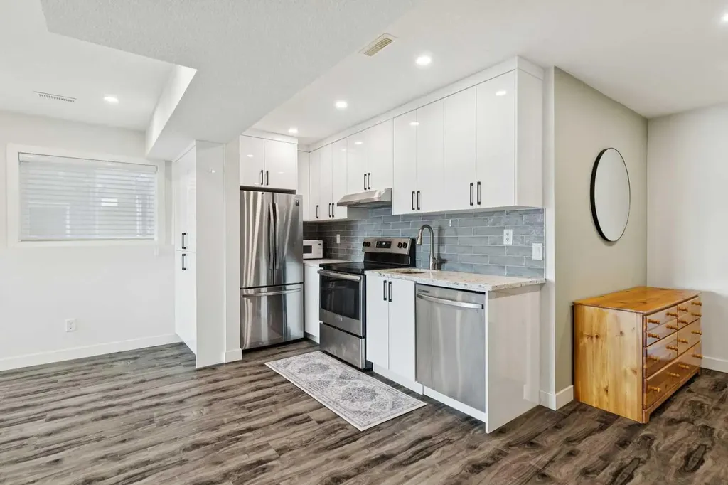 176 Cranarch Crescent SE Calgary AB T3M 2J2
