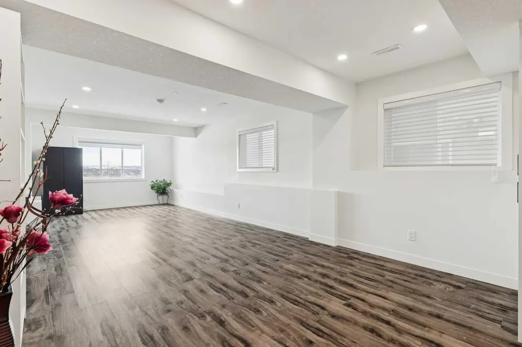 176 Cranarch Crescent SE Calgary AB T3M 2J2