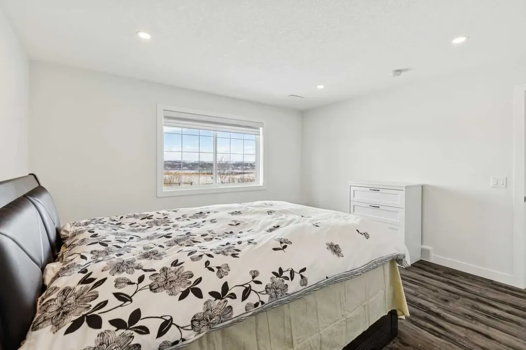 176 Cranarch Crescent SE Calgary AB T3M 2J2
