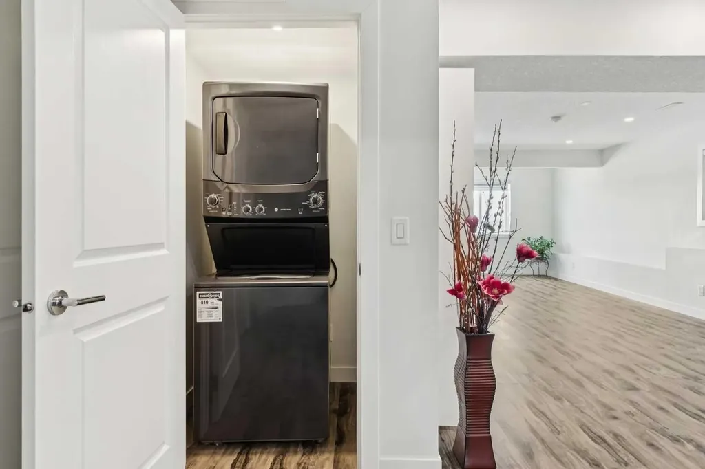 176 Cranarch Crescent SE Calgary AB T3M 2J2