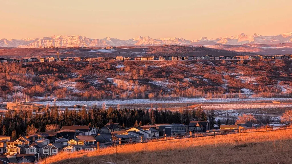 176 Cranarch Crescent SE Calgary AB T3M 2J2