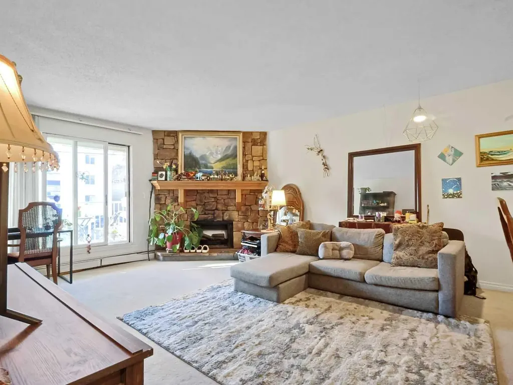1625 14 Avenue SW Calgary AB T3C 0W6