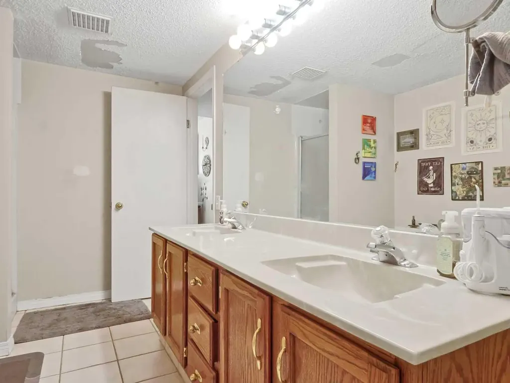 1625 14 Avenue SW Calgary AB T3C 0W6