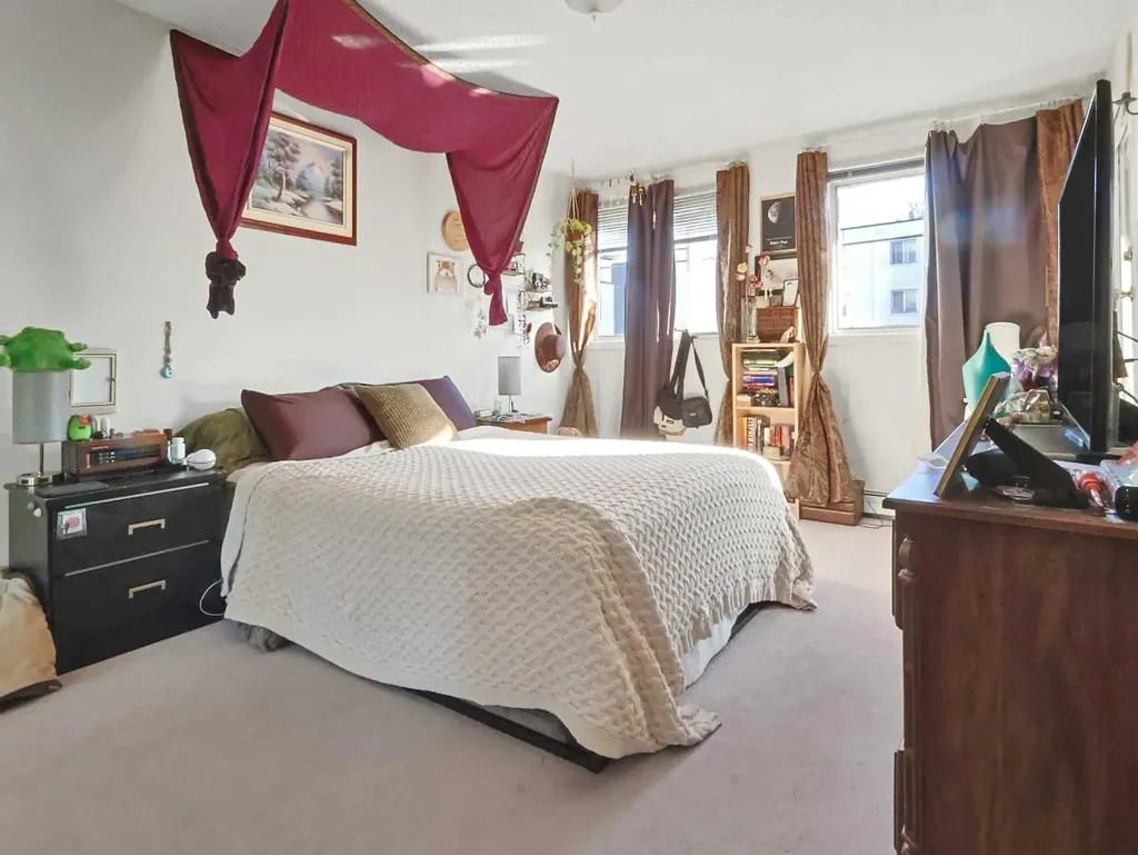1625 14 Avenue SW Calgary AB T3C 0W6