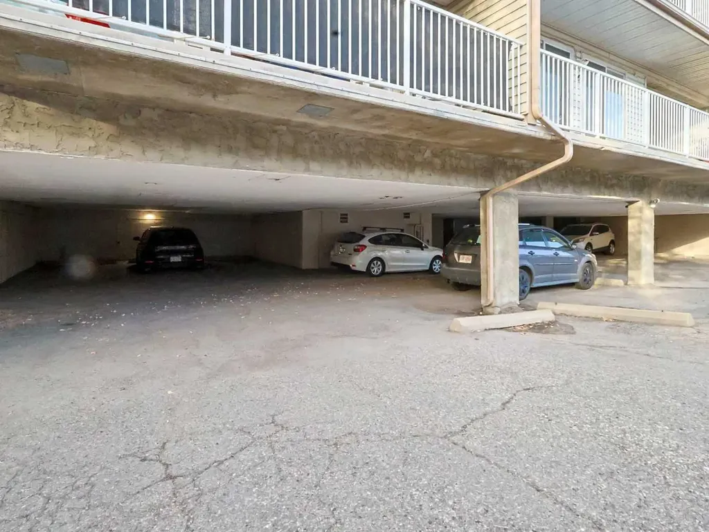 1625 14 Avenue SW Calgary AB T3C 0W6