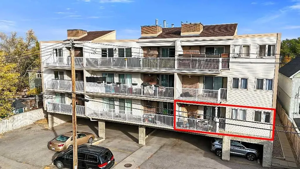 1625 14 Avenue SW Calgary AB T3C 0W6