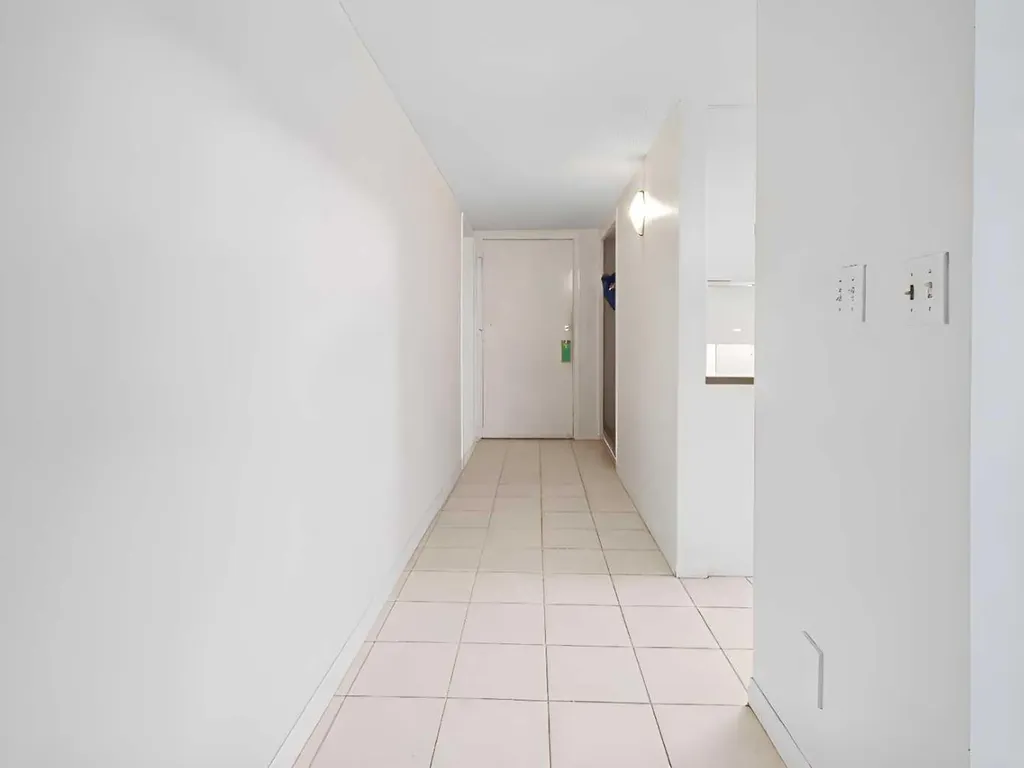 1625 14 Avenue SW Calgary AB T3C 0W6