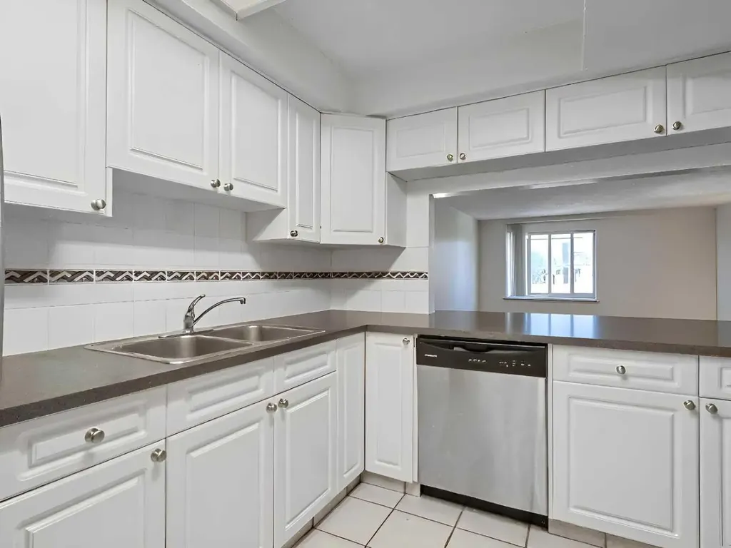 1625 14 Avenue SW Calgary AB T3C 0W6