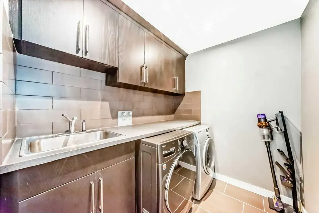 1396 Shawnee Road SW Calgary AB T2Y 2H1