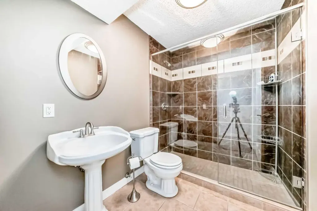 1396 Shawnee Road SW Calgary AB T2Y 2H1