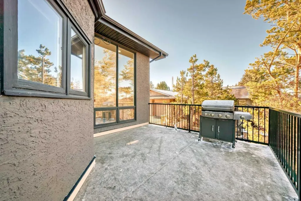 1396 Shawnee Road SW Calgary AB T2Y 2H1