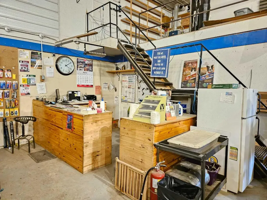 5116 51 Avenue Meeting Creek AB T0B 2Z0