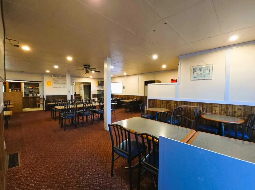 102 Railway Avenue E Duchess AB T2E 0Z0