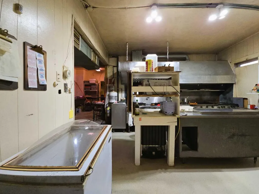 102 Railway Avenue E Duchess AB T2E 0Z0