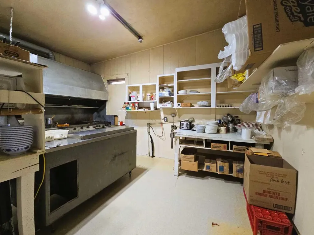 102 Railway Avenue E Duchess AB T2E 0Z0