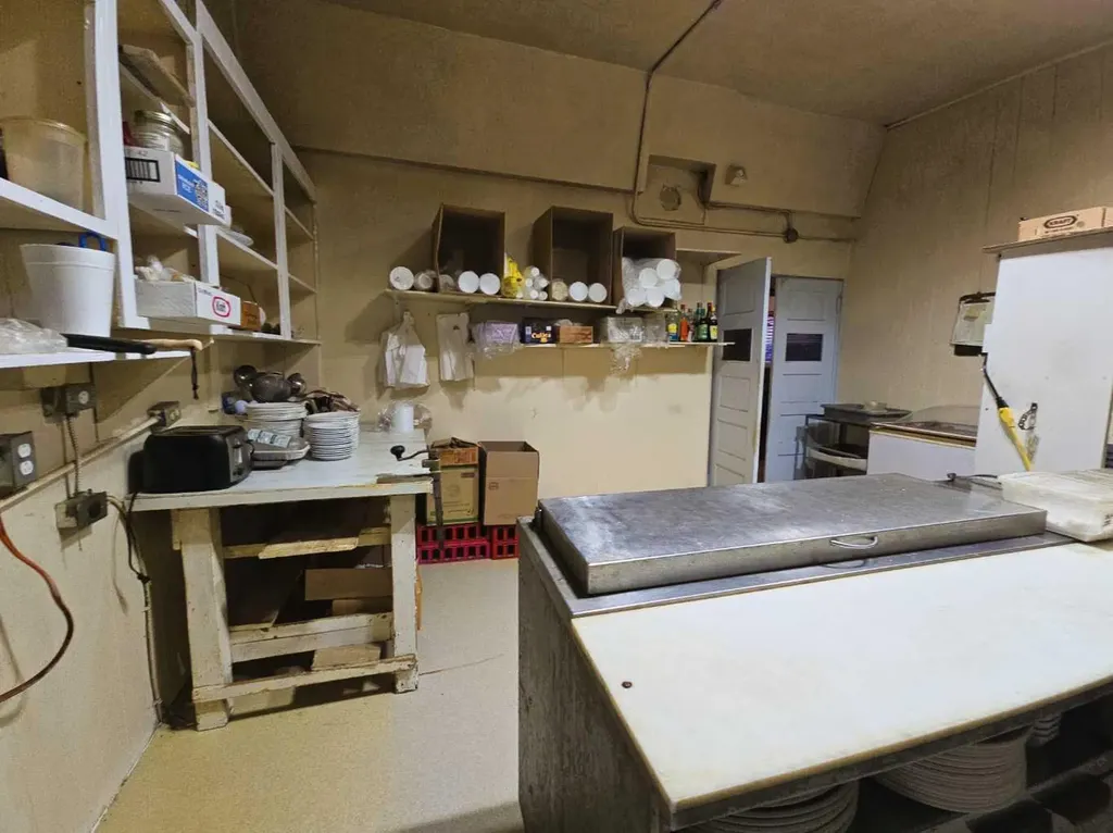102 Railway Avenue E Duchess AB T2E 0Z0