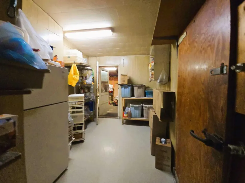 102 Railway Avenue E Duchess AB T2E 0Z0