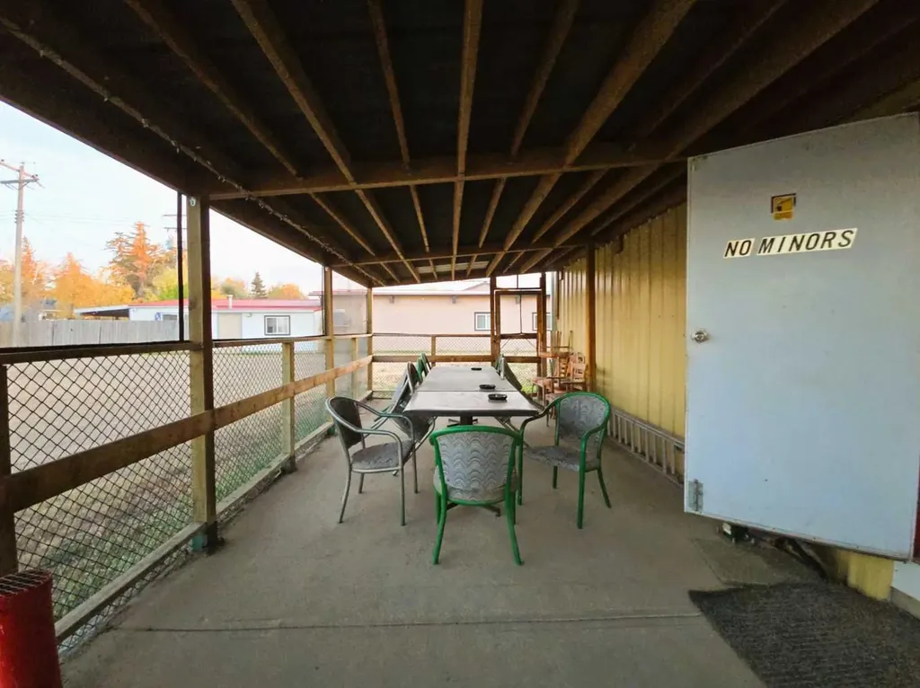102 Railway Avenue E Duchess AB T2E 0Z0