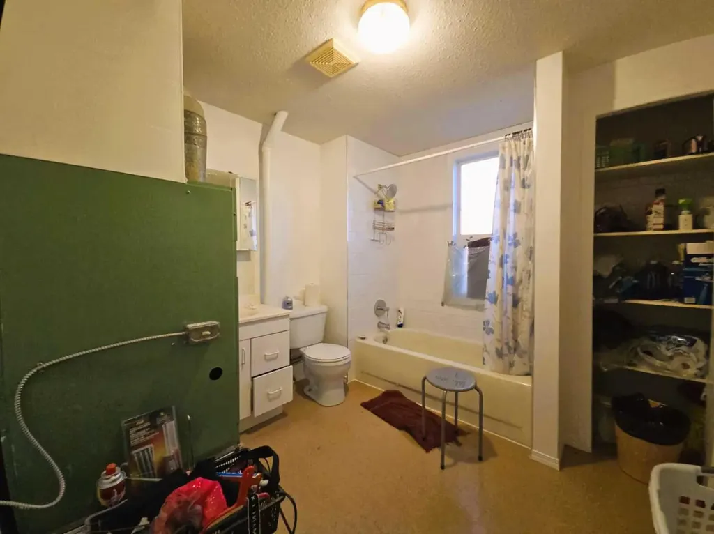 102 Railway Avenue E Duchess AB T2E 0Z0