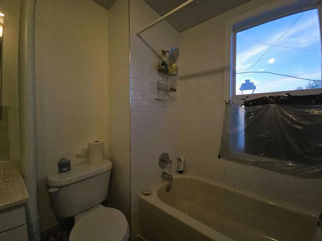 102 Railway Avenue E Duchess AB T2E 0Z0