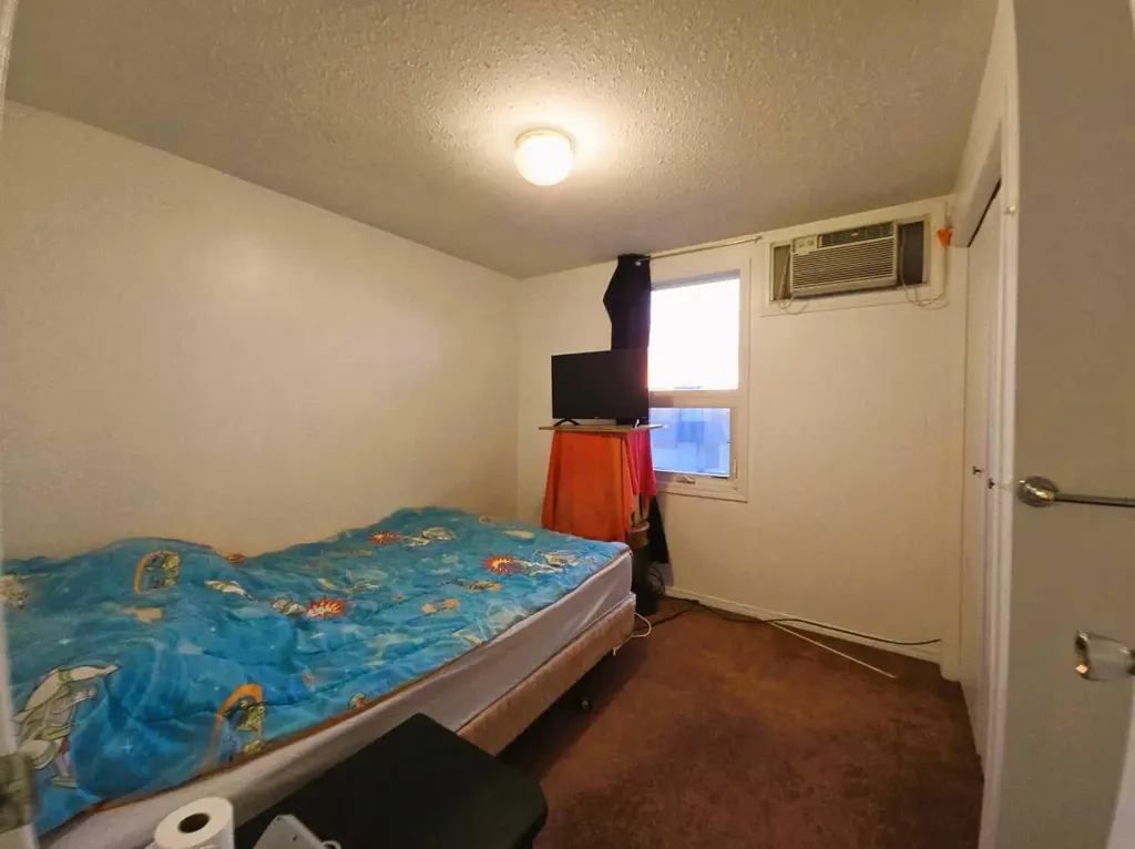 102 Railway Avenue E Duchess AB T2E 0Z0