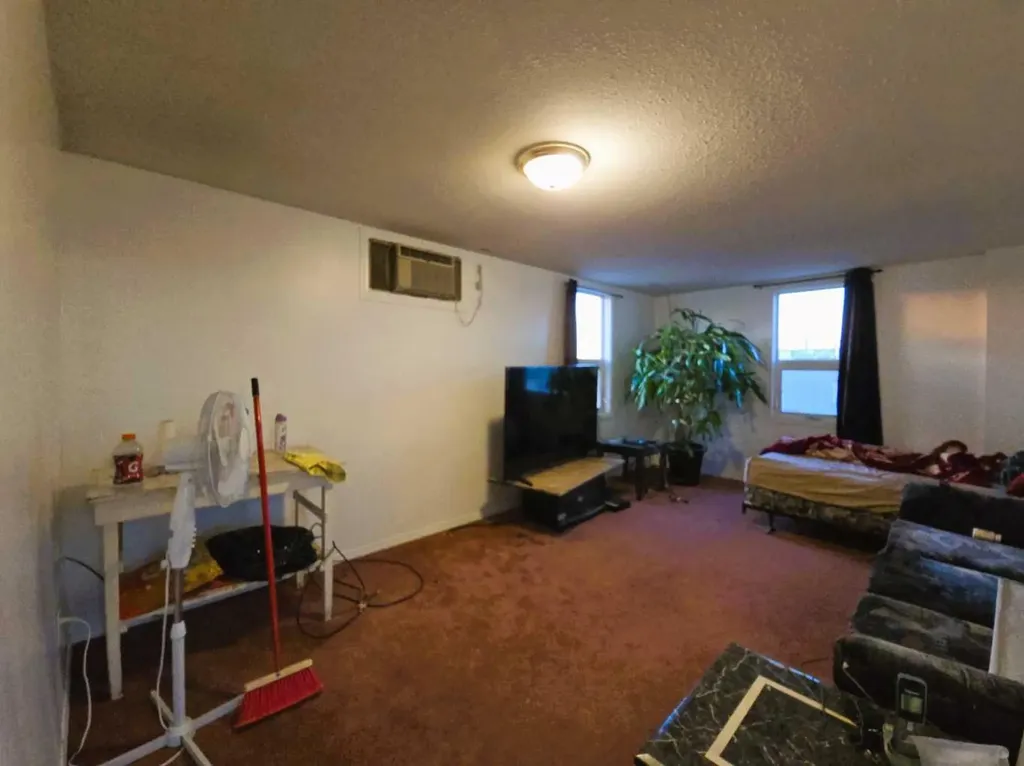 102 Railway Avenue E Duchess AB T2E 0Z0