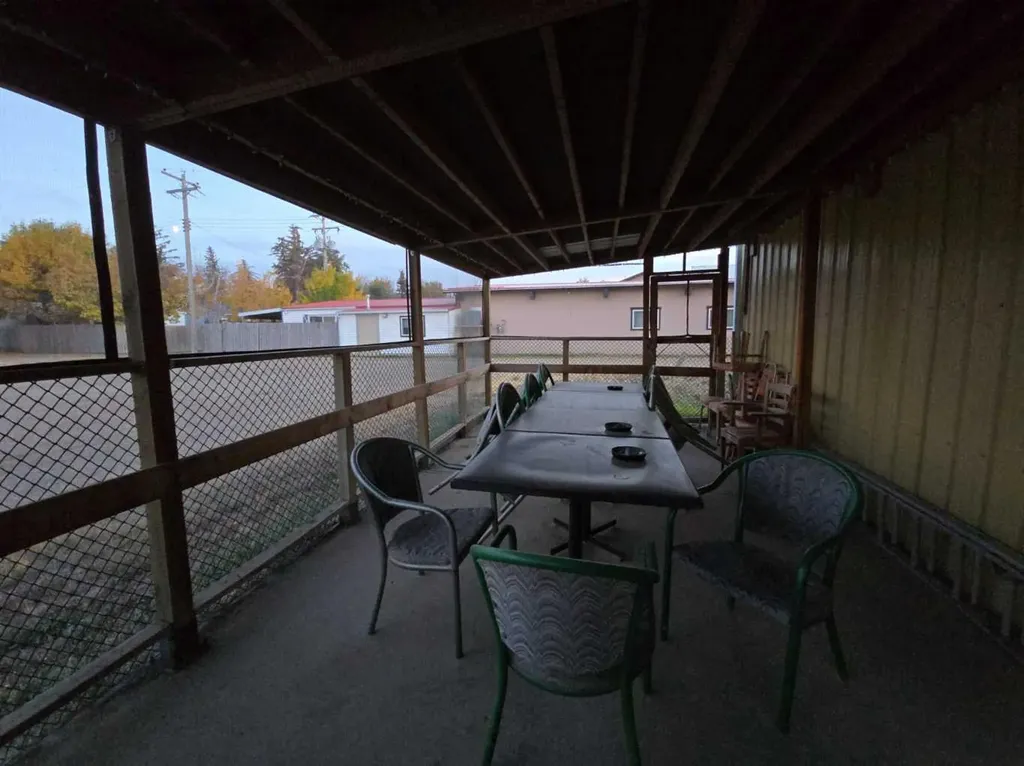 102 Railway Avenue E Duchess AB T2E 0Z0
