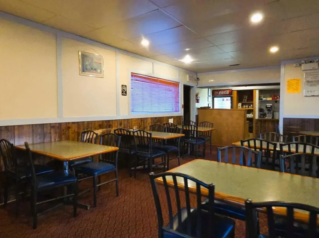 102 Railway Avenue E Duchess AB T2E 0Z0