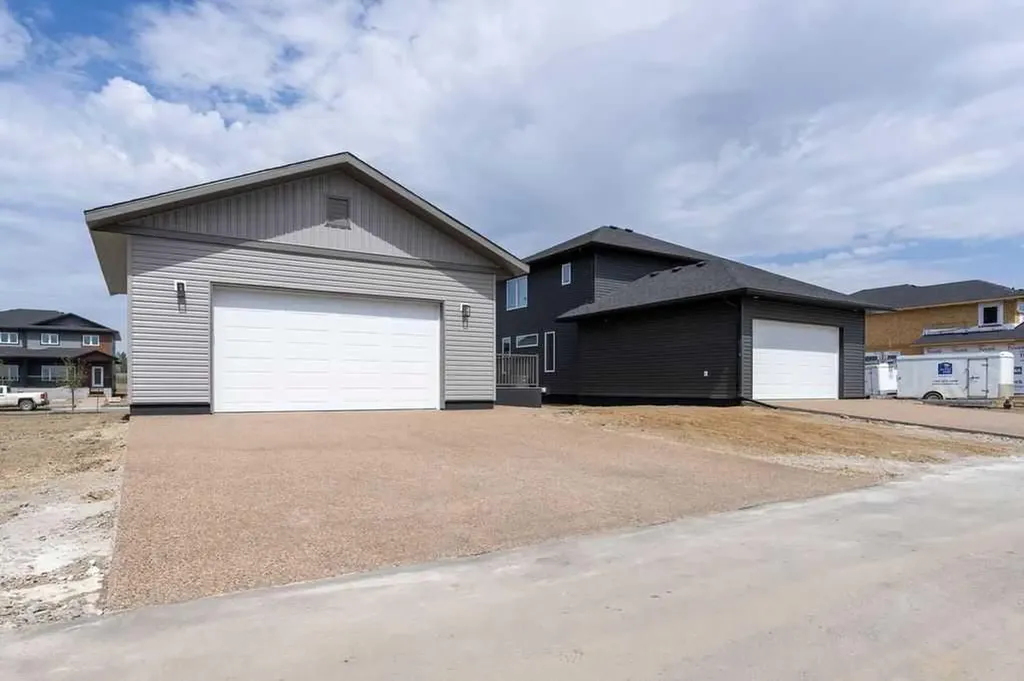 6319 26 Avenue Camrose AB T4V5L8