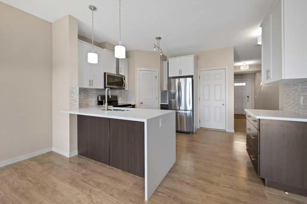 81 Copperpond Landing SE Calgary AB T2Z 1G6