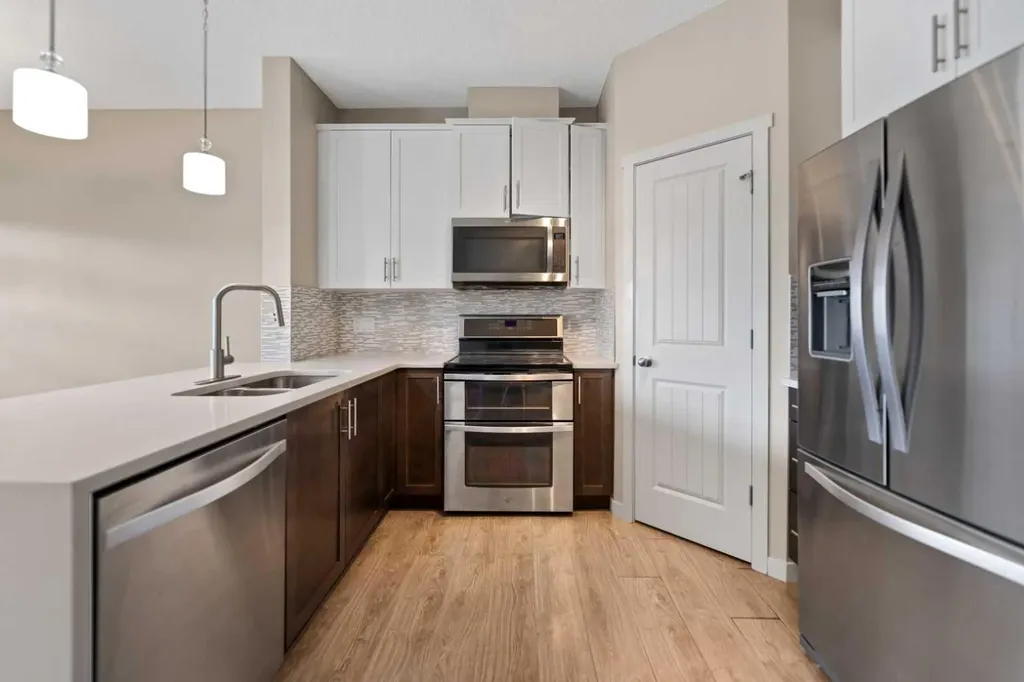 81 Copperpond Landing SE Calgary AB T2Z 1G6