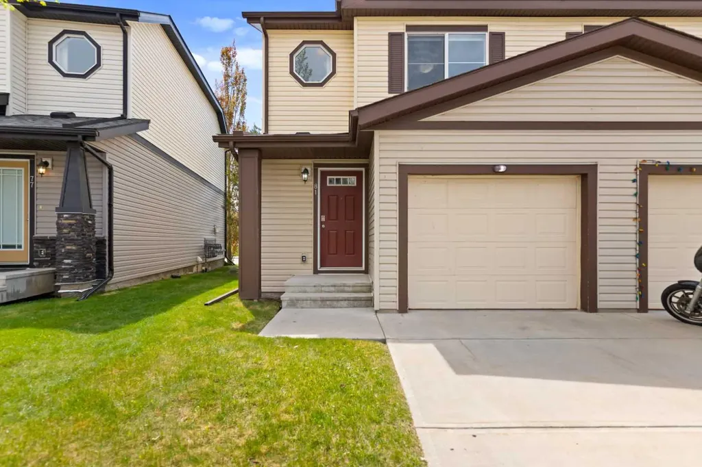 81 Copperpond Landing SE Calgary AB T2Z 1G6