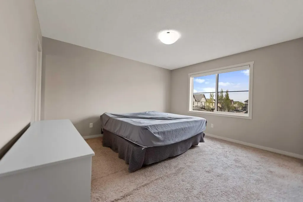 81 Copperpond Landing SE Calgary AB T2Z 1G6