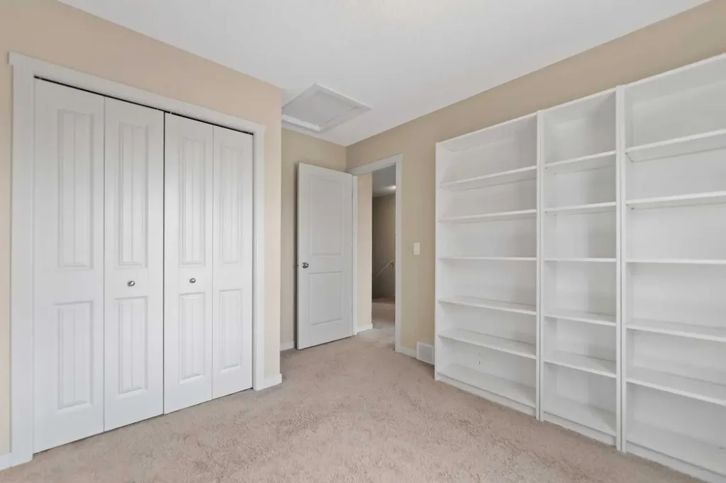 81 Copperpond Landing SE Calgary AB T2Z 1G6