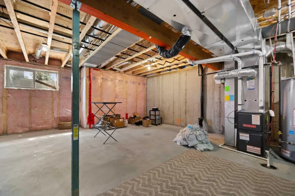 81 Copperpond Landing SE Calgary AB T2Z 1G6
