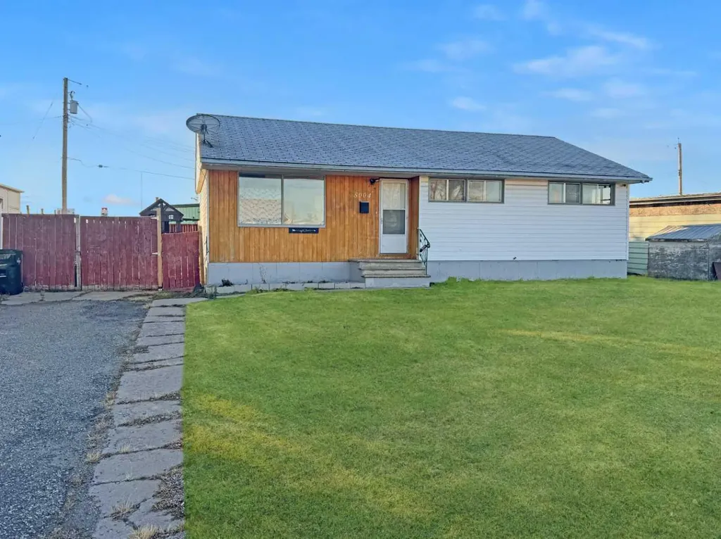 5004 35 Avenue Valleyview AB T0H 3N0