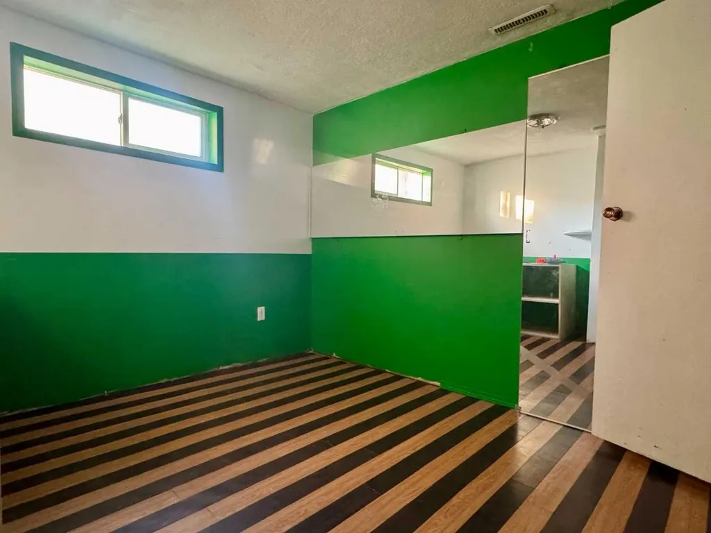 5004 35 Avenue Valleyview AB T0H 3N0