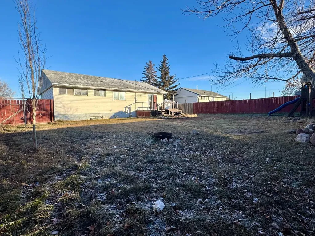 5004 35 Avenue Valleyview AB T0H 3N0