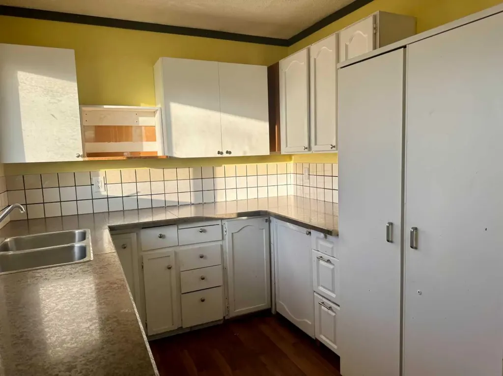 5004 35 Avenue Valleyview AB T0H 3N0