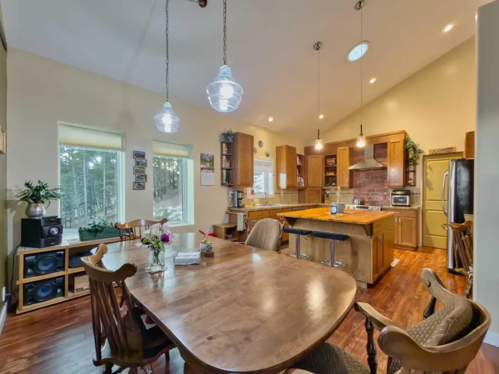 109 Adanac Rise Hillcrest AB T0K 1C0