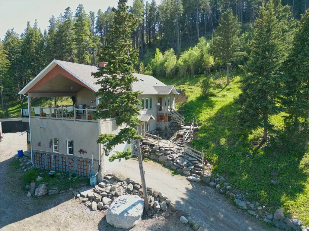 109 Adanac Rise Hillcrest AB T0K 1C0