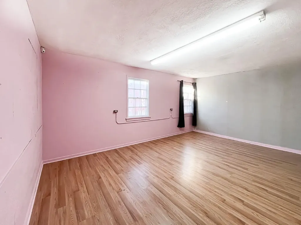 8 Railway Avenue NE Falher AB T0H 1M0