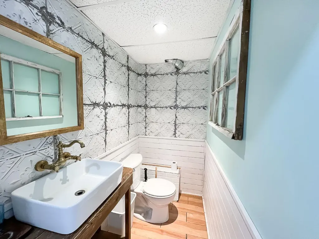8 Railway Avenue NE Falher AB T0H 1M0