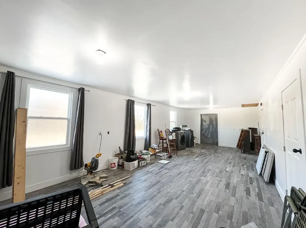 8 Railway Avenue NE Falher AB T0H 1M0