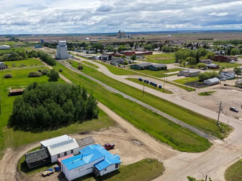 8 Railway Avenue NE Falher AB T0H 1M0