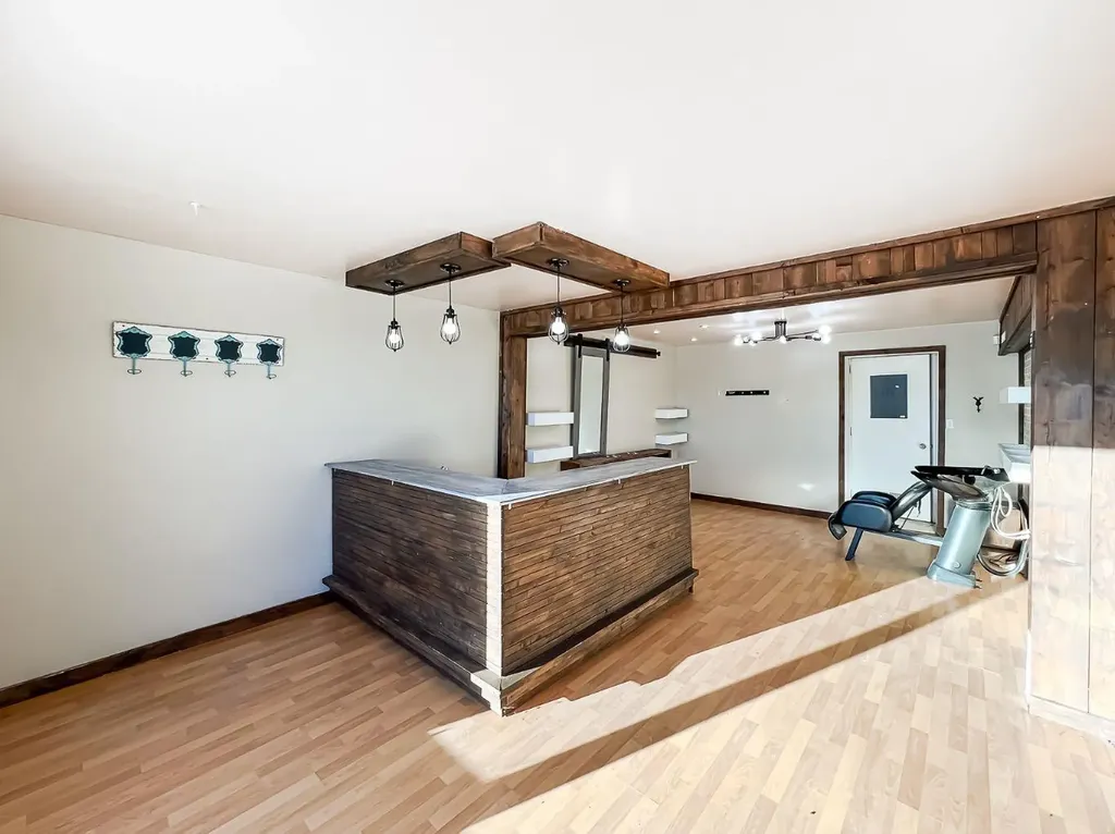 8 Railway Avenue NE Falher AB T0H 1M0