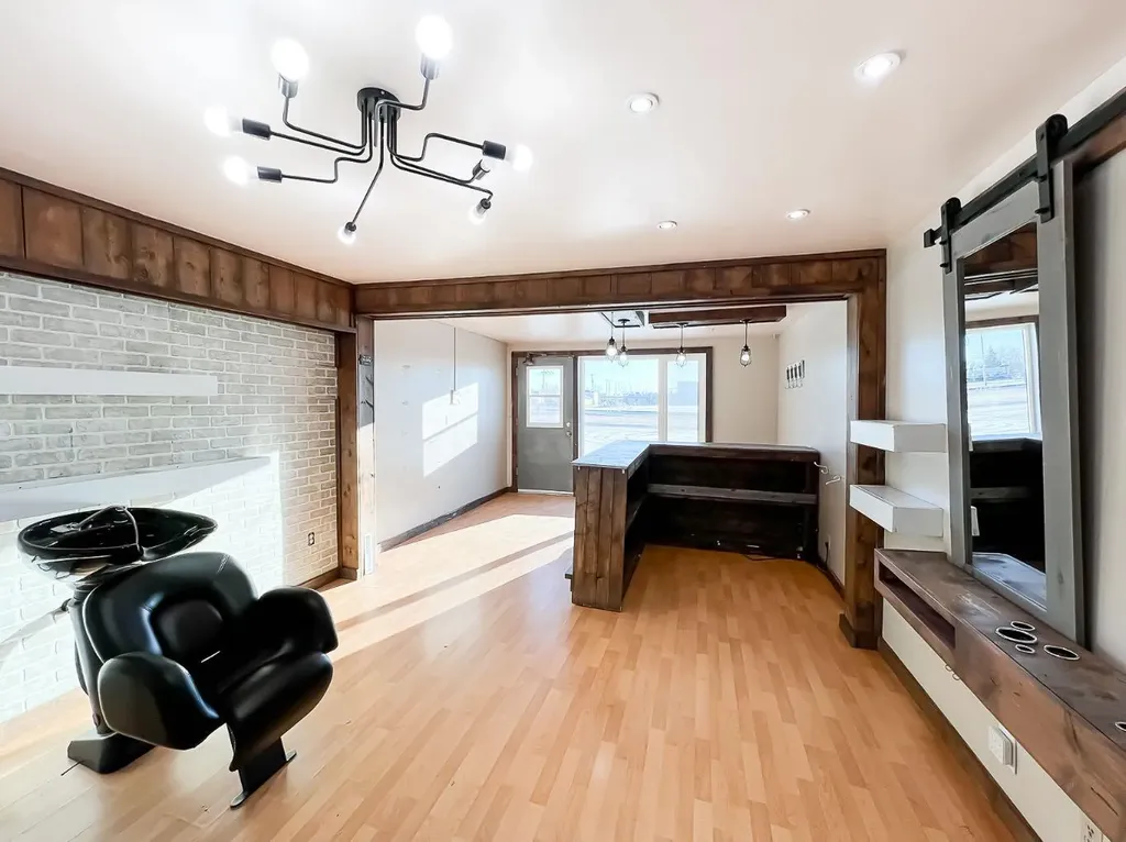 8 Railway Avenue NE Falher AB T0H 1M0