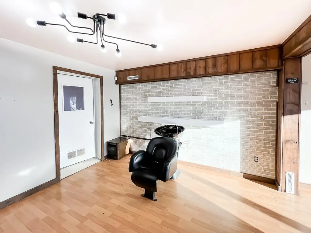 8 Railway Avenue NE Falher AB T0H 1M0